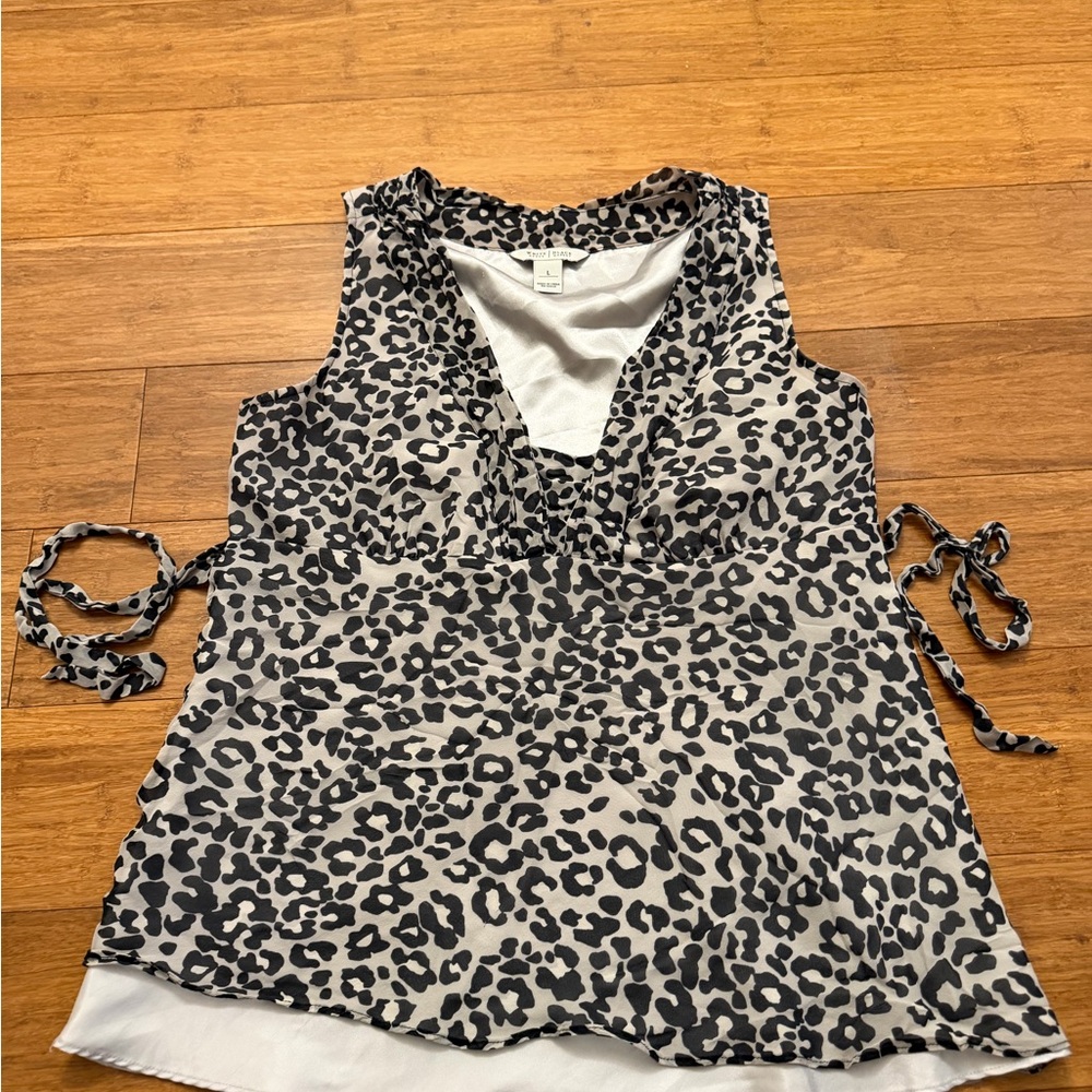 Large White House Black Market Black Gray Leopard Print Blouse Sleeveless